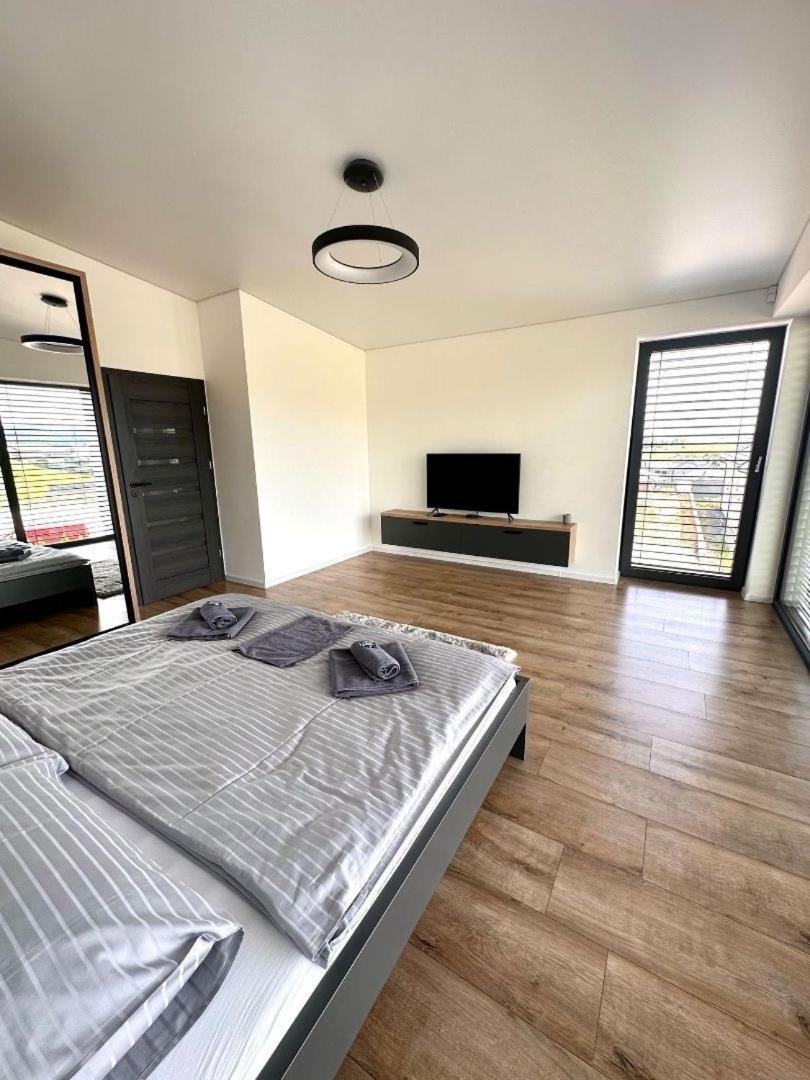 Luxury Apartments Maly Slavkov Экстерьер фото